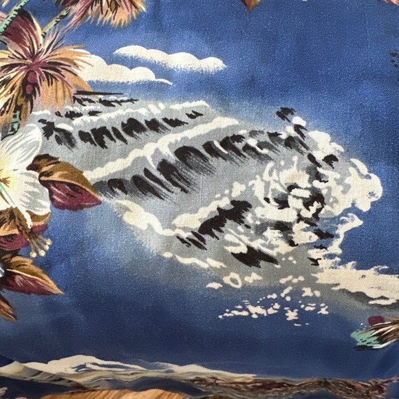 Hilo Hattie’s Hawaiian Original Men’s Shirt Small Blue Rayon - Picture 5 of 10